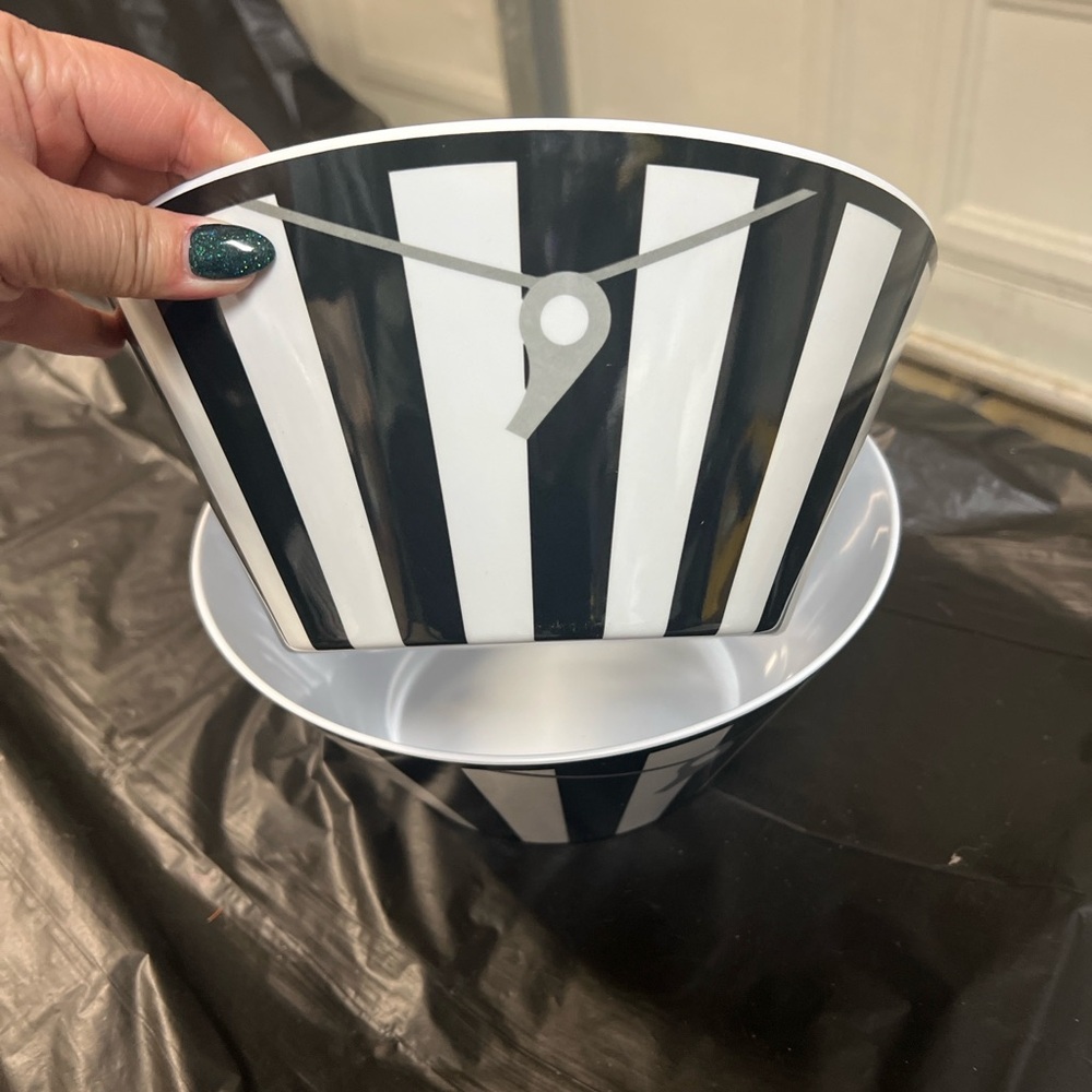 Black and White Striped Referee Party Bowl Set